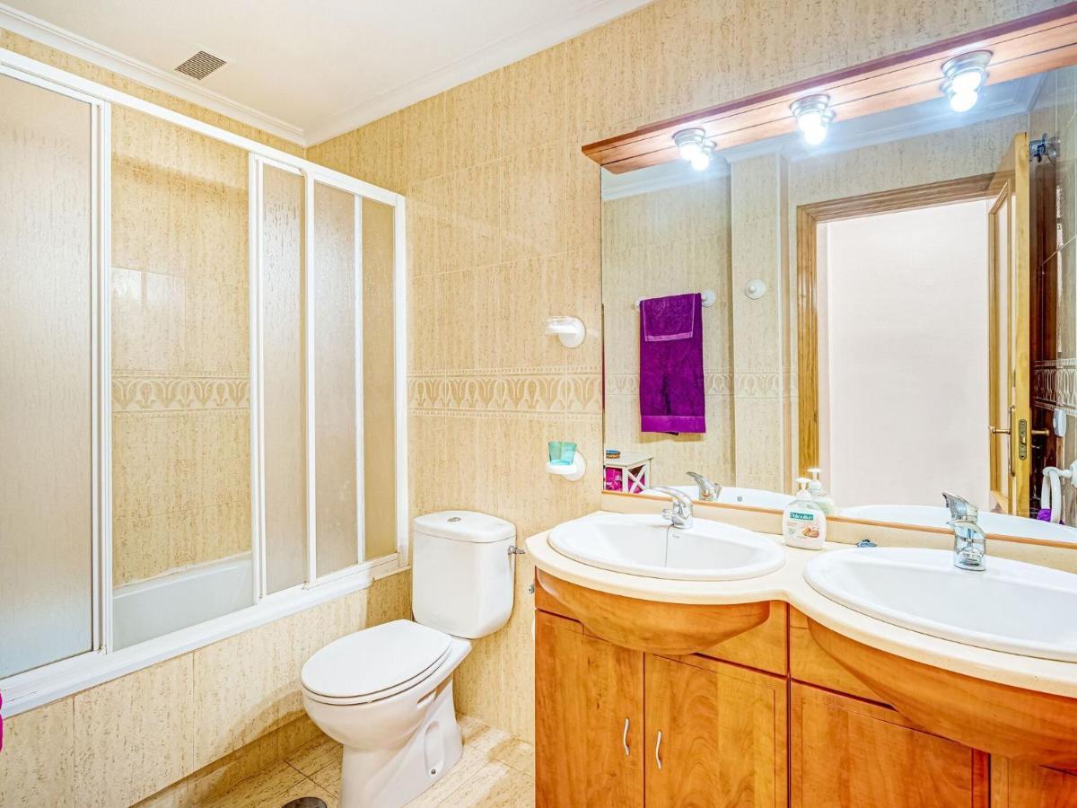 Belvilla By Oyo Lovely Bungalow With Swimming Pool Οριουέλα Εξωτερικό φωτογραφία