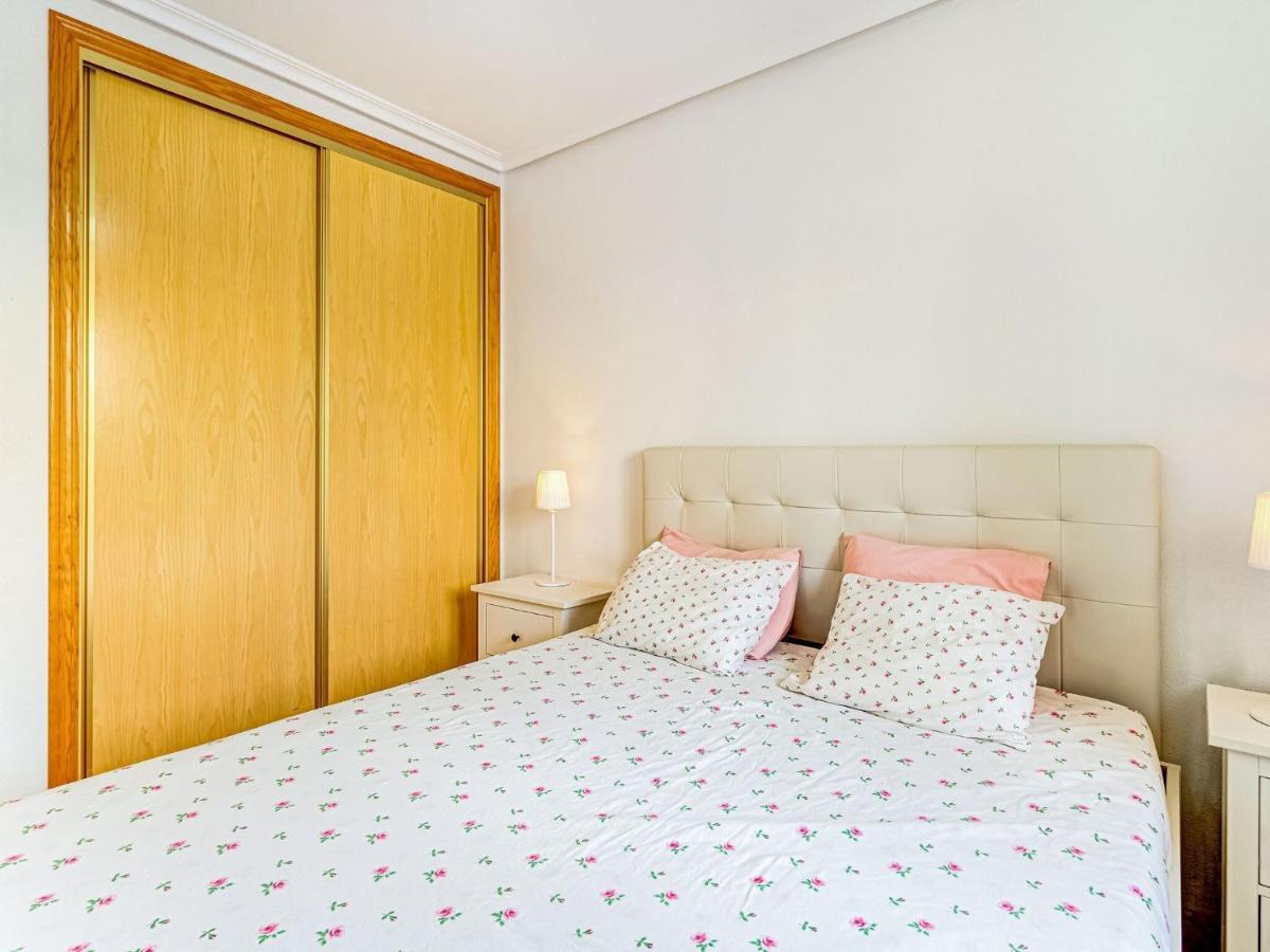 Belvilla By Oyo Lovely Bungalow With Swimming Pool Οριουέλα Εξωτερικό φωτογραφία